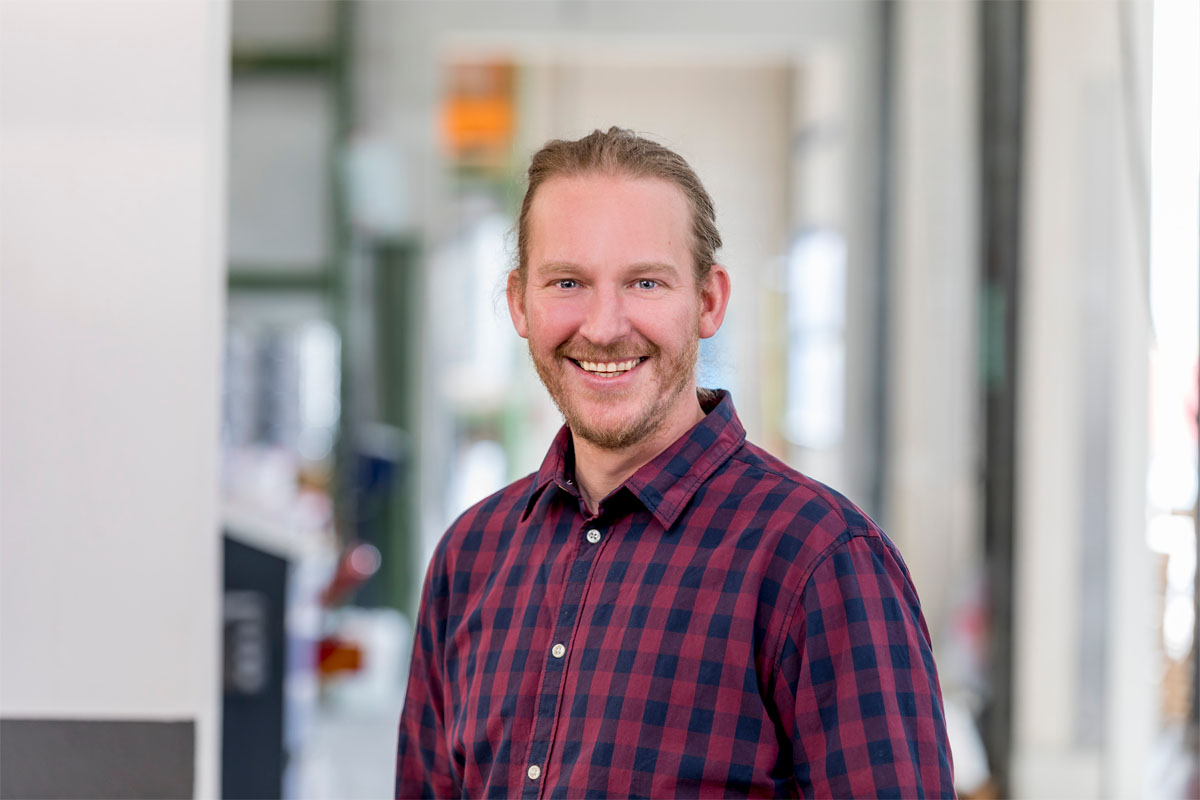 Foto Portrait von Tim Lichtenthaelter.